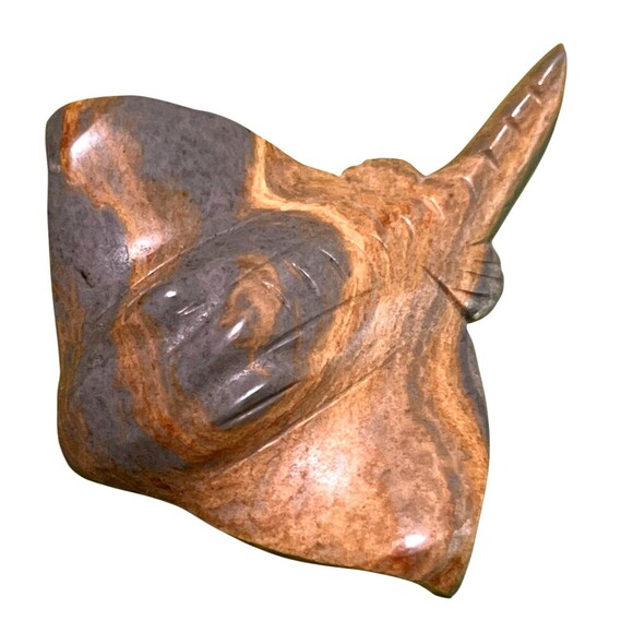 Vintage Stingray Stone Carved Figure Decor Magnet Coastal Beach 2 7/8" x 2 1/2" - Picture 1 of 5